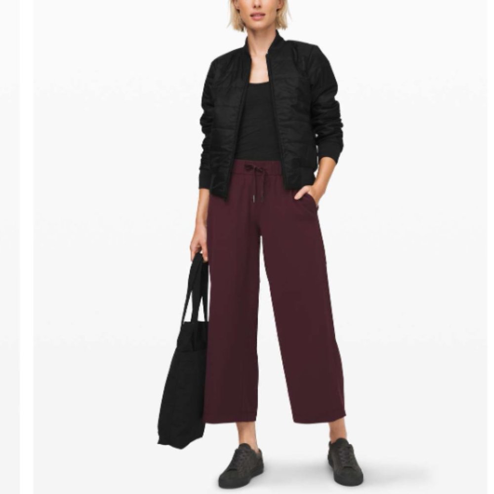 Lululemon On The Fly 7/8 WL Pant*Woven Size 8